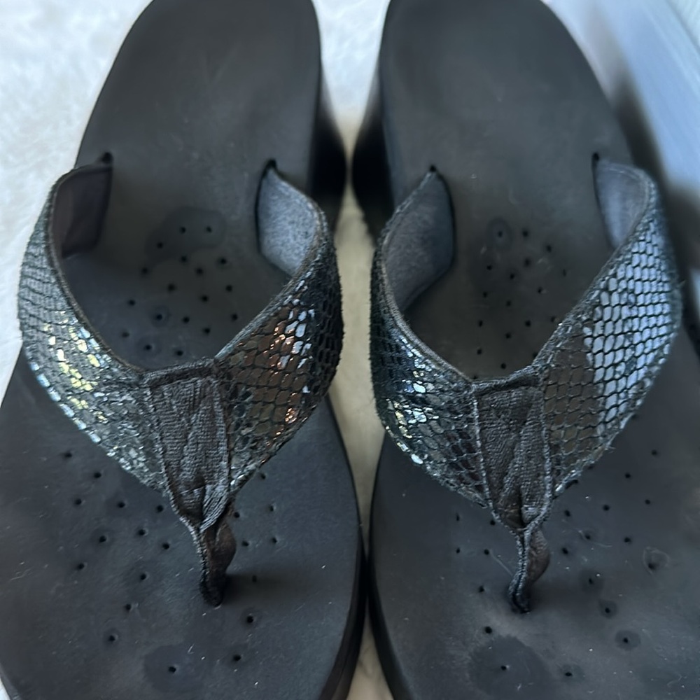 Volatile rattle snake black thong shoes, size 9 - Picture 5 of 5